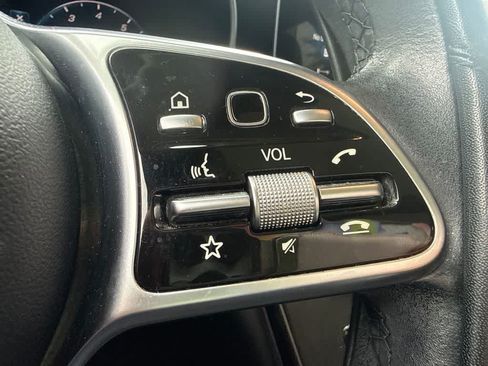 Used 2021 Mercedes-Benz GLC 300 image 19