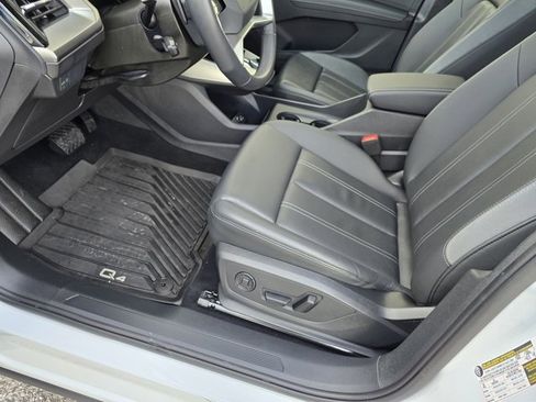Used 2024 Audi Q4 e-tron Premium Plus w/ Premium Plus image 21