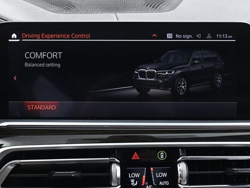 Used 2021 BMW X7 xDrive40i w/ M Sport Package AWD/4WD image 41