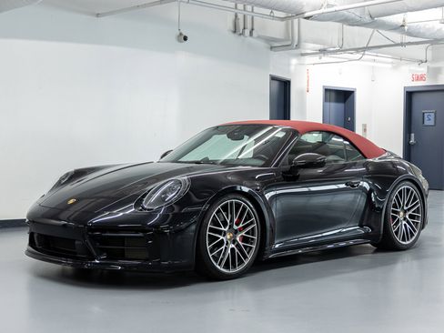 Used 2023 Porsche 911 Carrera S RWD image 4