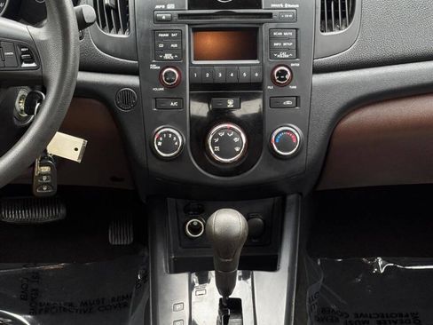 Used 2010 Kia Forte EX FWD image 22