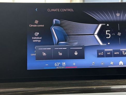Used 2025 BMW X7 xDrive40i w/ Premium Package AWD/4WD image 44