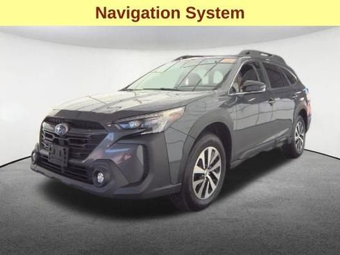 Used 2023 Subaru Outback Premium image 4
