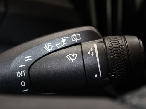 Used 2024 Volvo XC40 B5 Plus w/ Protection Package Premier AWD/4WD image 44