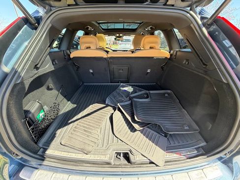 Used 2024 Volvo XC60 B5 Ultimate w/ Protection Package Premier image 32