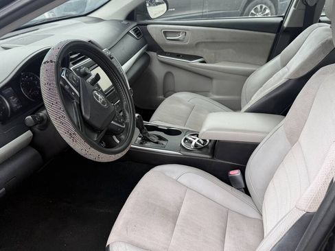 Used 2017 Toyota Camry XSE w/ Moonroof Package FWD image 16