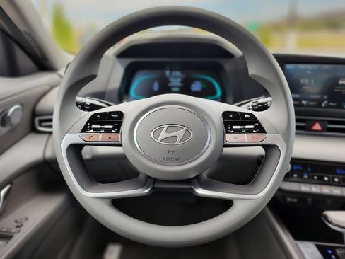 New 2026 Hyundai Elantra Hybrid FWD image 16