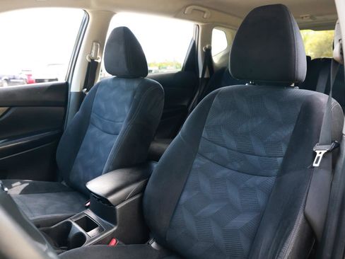 Used 2014 Nissan Rogue SV image 6