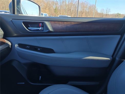 Used 2018 Subaru Outback 3.6R Limited image 24