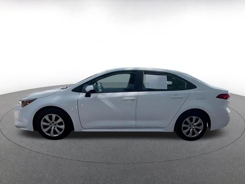 Used 2025 Toyota Corolla LE FWD image 9