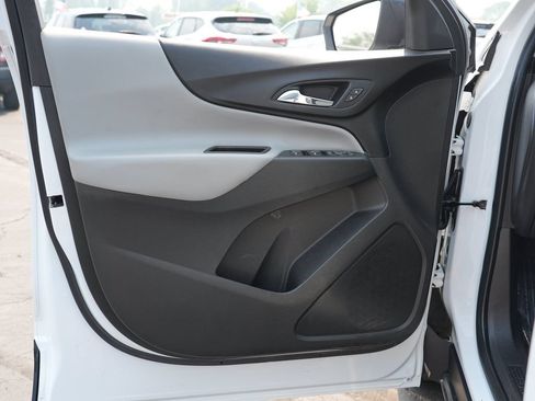 Used 2020 Chevrolet Equinox LS AWD/4WD image 14
