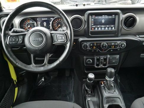 Used 2022 Jeep Wrangler Unlimited Sport image 17