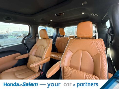 Used 2022 Chrysler Pacifica Pinnacle image 13