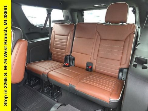 Used 2024 GMC Yukon XL Denali Ultimate w/ LPO, Floor Liner Package AWD/4WD image 19