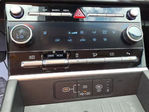 Used 2025 Hyundai Santa Fe SEL FWD image 24