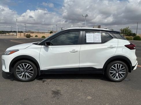 Certified 2023 Nissan Kicks SV FWD image 3