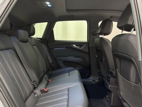 Used 2023 Audi Q4 e-tron Premium w/ Convenience Package image 21