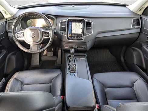 Used 2020 Volvo XC90 T5 Momentum w/ Protection Package Premier image 14