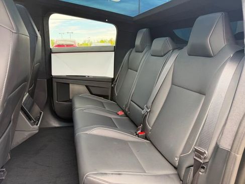 Used 2024 Tesla Cybertruck AWD Crew Cab image 21