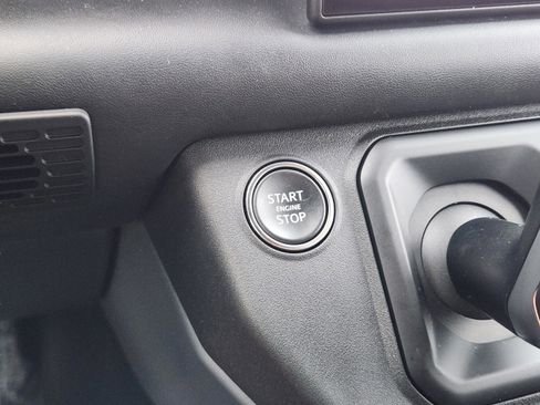 Certified 2025 Land Rover Defender 110 X-Dynamic SE AWD/4WD image 20