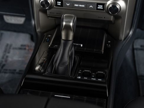 Used 2021 Lexus GX 460 Premium w/ Premium Package image 41