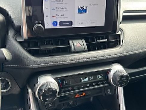 Used 2025 Toyota RAV4 XLE AWD/4WD image 24