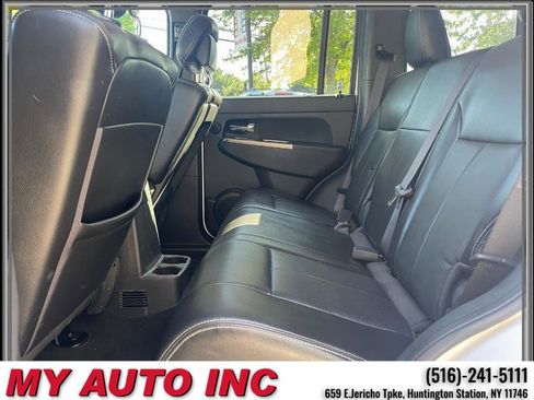Used 2012 Jeep Liberty Limited w/ Tire & Wheel Group image 33