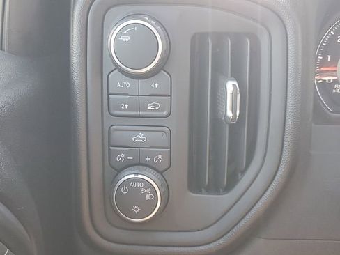 Certified 2020 Chevrolet Silverado 1500 Custom w/ Custom Value Package AWD/4WD image 18