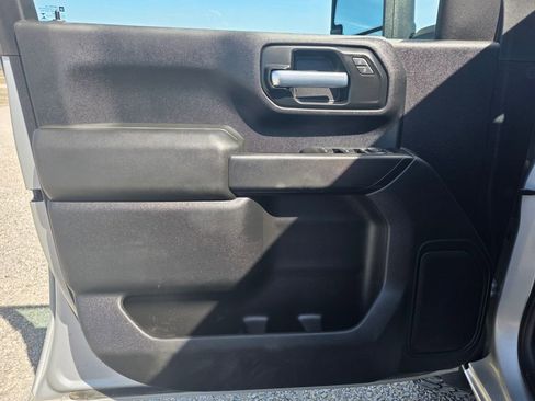 Used 2021 Chevrolet Silverado 2500 Custom w/ Custom Value Package image 13