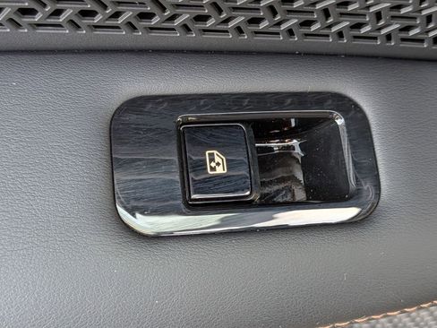 Used 2023 Nissan Ariya FWD image 29