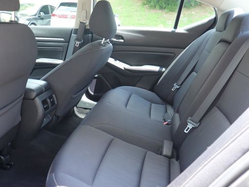 Used 2019 Nissan Altima 2.5 SV FWD image 11