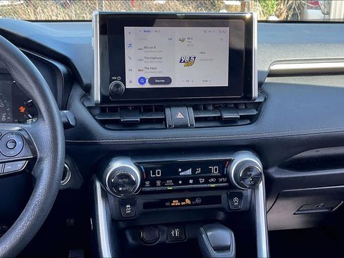 Used 2023 Toyota RAV4 XLE image 7