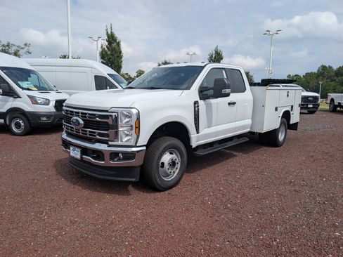 New 2026 Ford F350 XL w/ XL Chrome Package AWD/4WD image 4