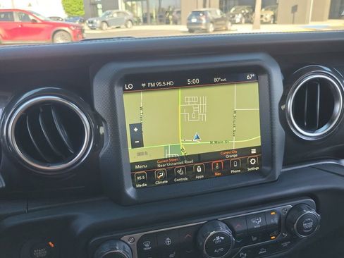Used 2022 Jeep Wrangler Unlimited Rubicon w/ Dual Top Group AWD/4WD image 10