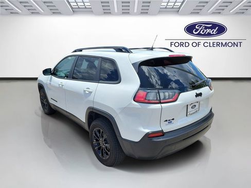 Used 2023 Jeep Cherokee Altitude Lux AWD/4WD image 3