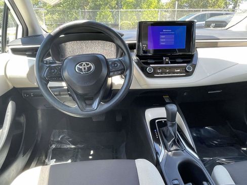 Used 2025 Toyota Corolla LE w/ LE Premium Package FWD image 13