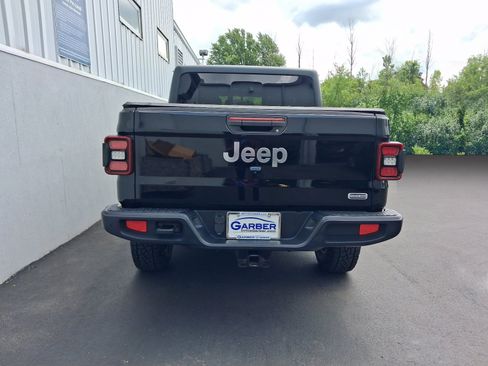 Used 2020 Jeep Gladiator Overland w/ Uconnect 4C Nav & Sound Group AWD/4WD image 11