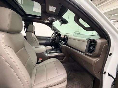 Certified 2022 Chevrolet Silverado 1500 LTZ w/ LTZ Premium Package image 32