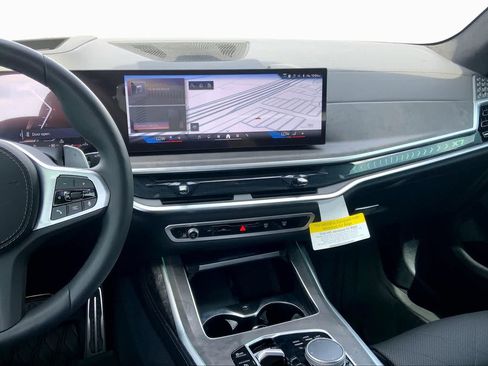 Used 2026 BMW X7 xDrive40i w/ M Sport Package AWD/4WD image 6