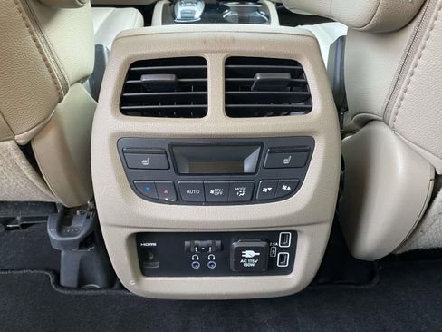 Used 2022 Honda Pilot Touring image 13