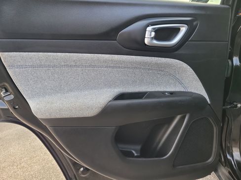 Used 2023 Jeep Compass Sport image 10