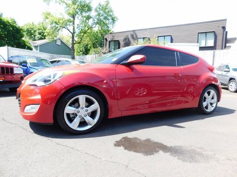 Used 2014 Hyundai Veloster w/ Style Package 02 FWD image 4