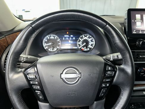 Used 2024 Nissan Armada SL w/ Captain's Chairs Package AWD/4WD image 8
