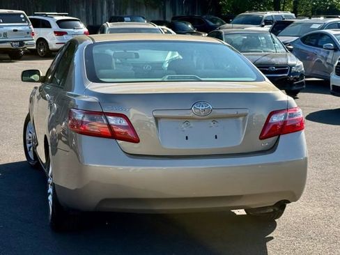 Used 2009 Toyota Camry LE FWD image 9