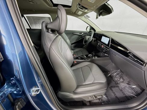 New 2026 Kia Niro Wave w/ Wave Preserve Package FWD image 32