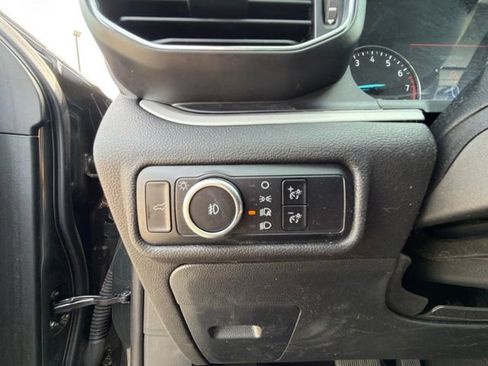Used 2024 Ford Explorer XLT w/ Equipment Group 202A AWD/4WD image 34