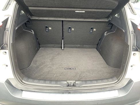 Used 2019 Nissan Kicks SV w/ Exterior Package image 22