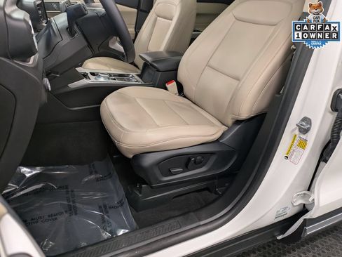 Used 2023 Ford Explorer XLT w/ Equipment Group 202A AWD/4WD image 10