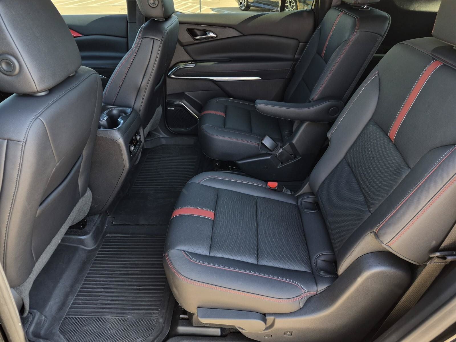 Used 2024 Chevrolet Traverse RS w/ LPO, Cargo Package FWD image 17