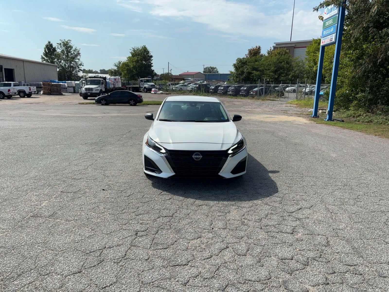 Used 2025 Nissan Altima 2.5 SV FWD image 4